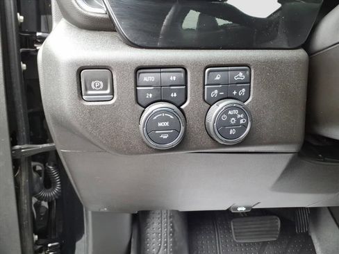 Used 2022 Chevrolet Silverado 1500 LTZ w/ LTZ Convenience Package II image 21