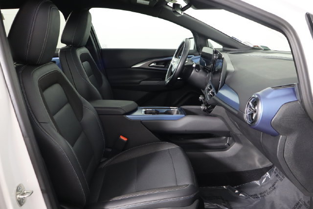 Used 2024 Chevrolet Equinox EV LT FWD image 18