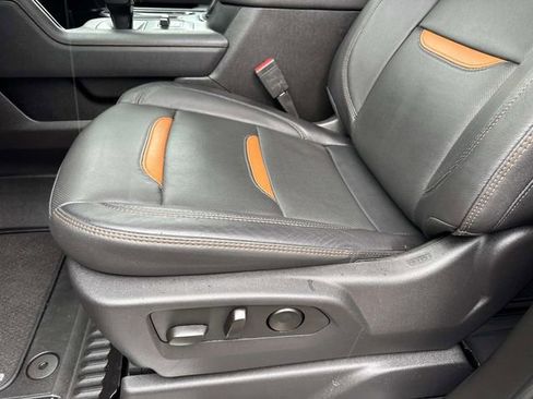 Used 2025 GMC Sierra 1500 AT4 w/ AT4 Premium Package image 22