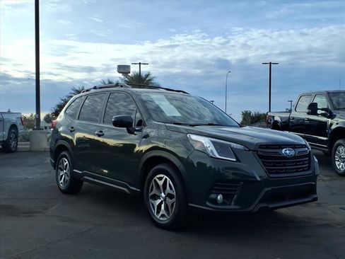 Used 2022 Subaru Forester Premium image 8