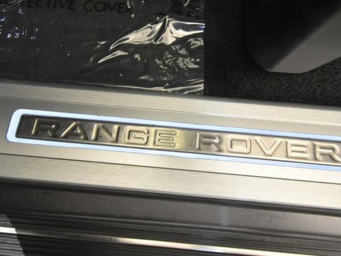 Used 2018 Land Rover Range Rover Long Wheelbase Supercharged AWD/4WD image 12