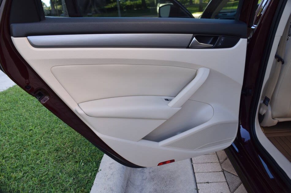 Used 2014 Volkswagen Passat TDI SE FWD image 75