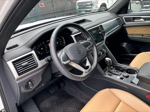 Used 2023 Volkswagen Atlas Cross Sport SE AWD/4WD image 14