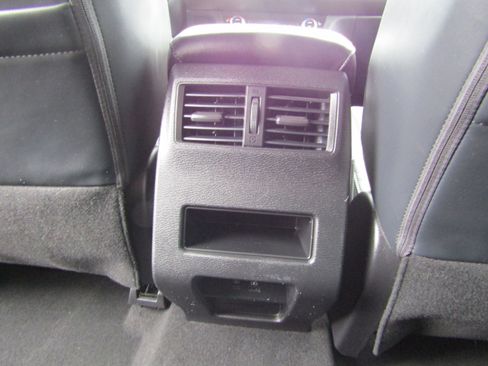 Used 2023 Mitsubishi Outlander SE image 28