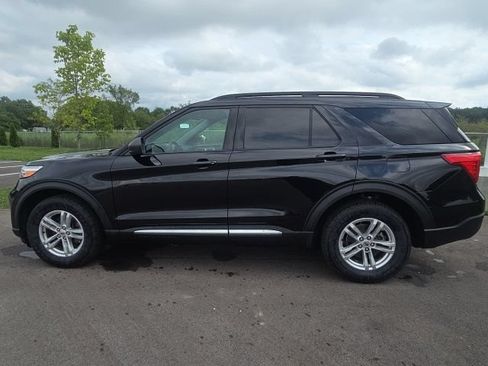 Used 2024 Ford Explorer XLT AWD/4WD image 17