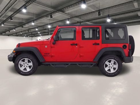 Used 2018 Jeep Wrangler Unlimited Sport S AWD/4WD image 6