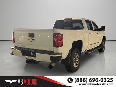 Used 2018 Chevrolet Silverado 3500 LTZ AWD/4WD image 5