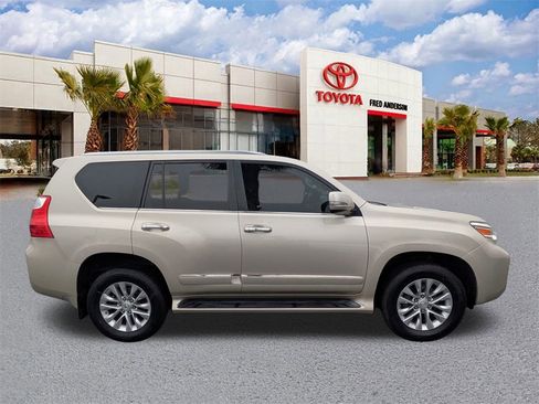 Used 2013 Lexus GX 460 w/ Comfort Plus Pkg image 3