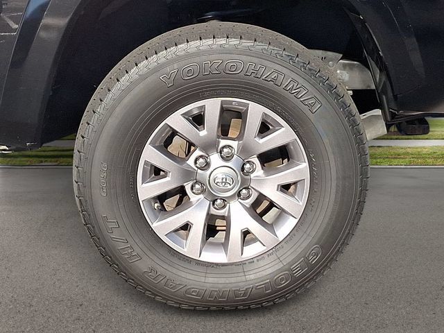 Used 2016 Toyota Tacoma SR5 w/ SR5 Appearance Package (DM) AWD/4WD image 9
