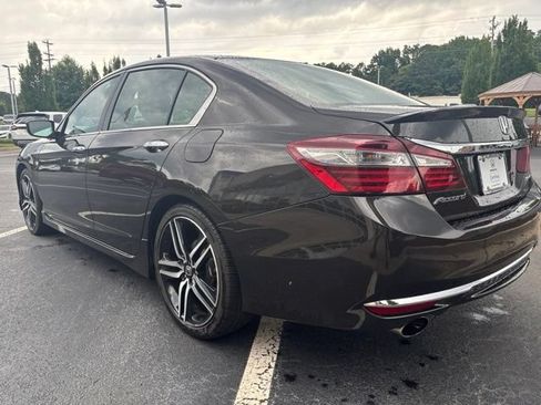 Used 2016 Honda Accord Sport image 9