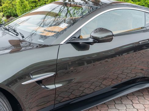 Used 2025 Aston Martin V8 Vantage Coupe image 37
