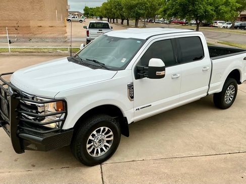 Used 2022 Ford F250 Lariat w/ Lariat Value Package image 5