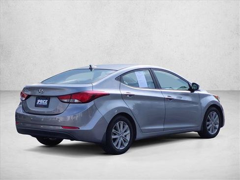 Used 2015 Hyundai Elantra SE w/ Option Group 02 FWD image 5