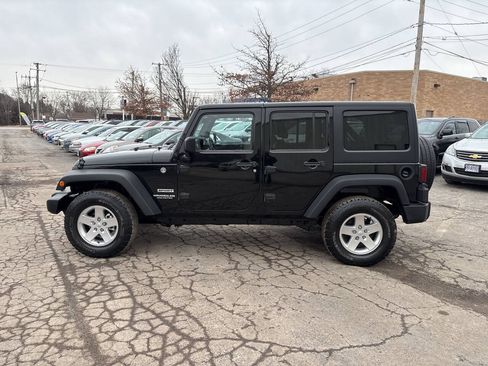Used 2012 Jeep Wrangler Unlimited Sport AWD/4WD image 2