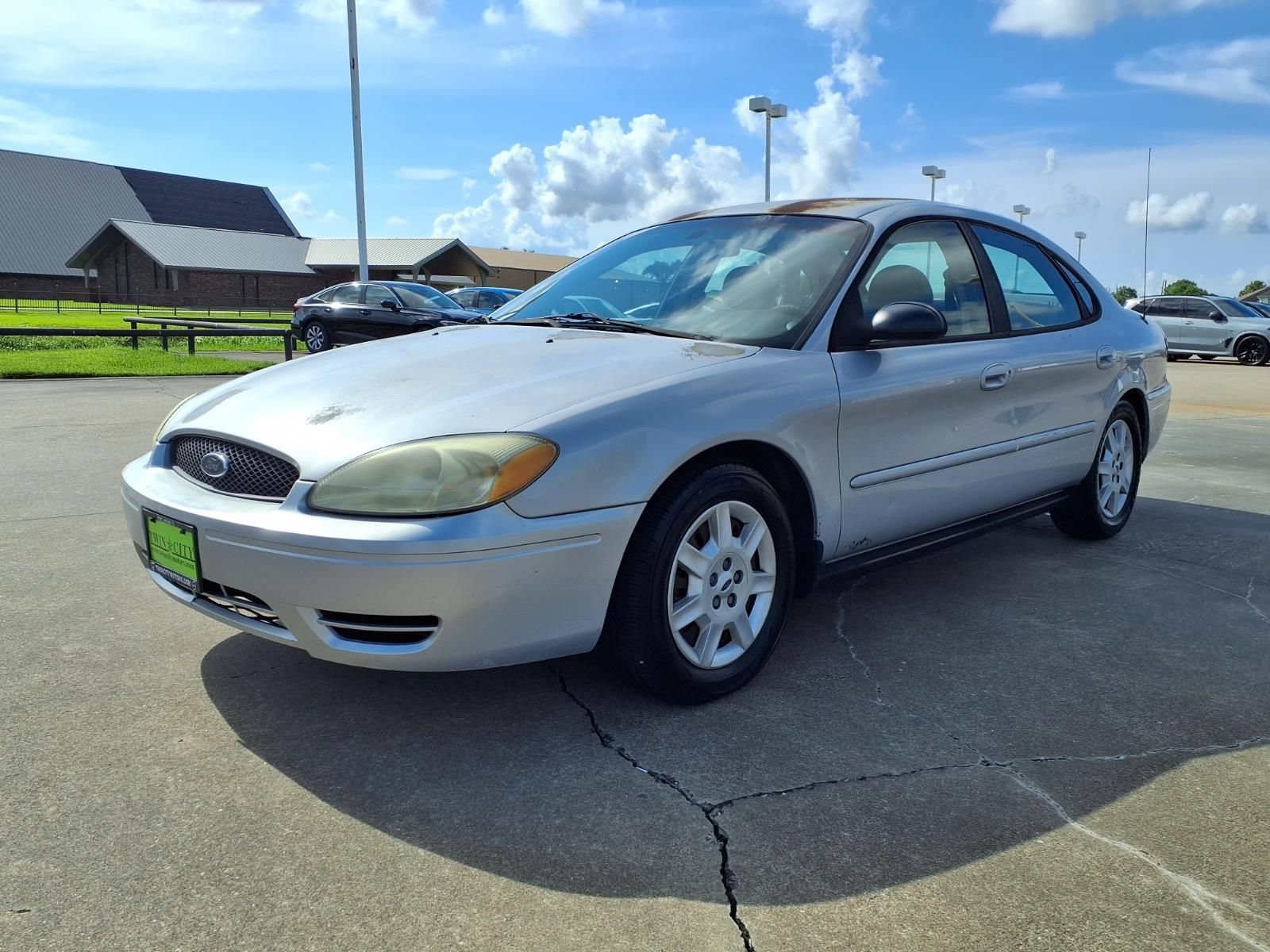 Used 2005 Ford Taurus SE FWD image 6