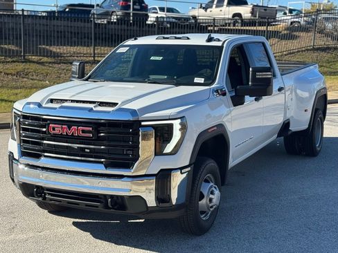 New 2026 GMC Sierra 3500 Pro w/ 1SA Pro Safety Plus Package image 9