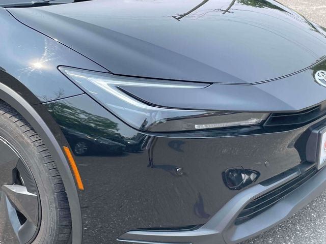 Certified 2025 Toyota Prius FWD image 12