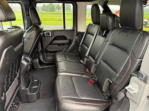Used 2021 Jeep Wrangler Unlimited Rubicon w/ Dual Top Group AWD/4WD image 13