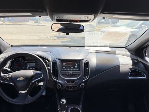 Used 2018 Chevrolet Cruze LT w/ Redline Edition image 5