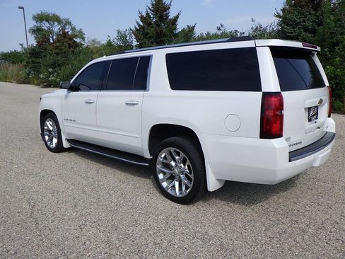 Used 2018 Chevrolet Suburban Premier AWD/4WD image 3