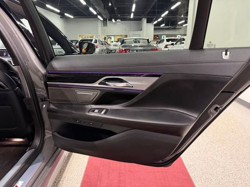 Used 2020 BMW 750i xDrive w/ Luxury Rear Seating Package AWD/4WD image 45