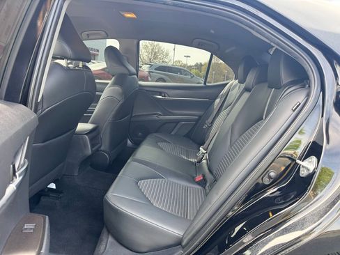 Used 2022 Toyota Camry SE image 14