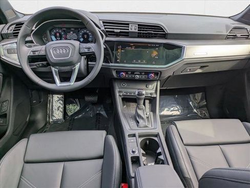 New 2025 Audi Q3 2.0T Premium image 16