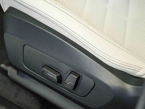 New 2026 BMW X2 xDrive28i w/ Technology Package image 24