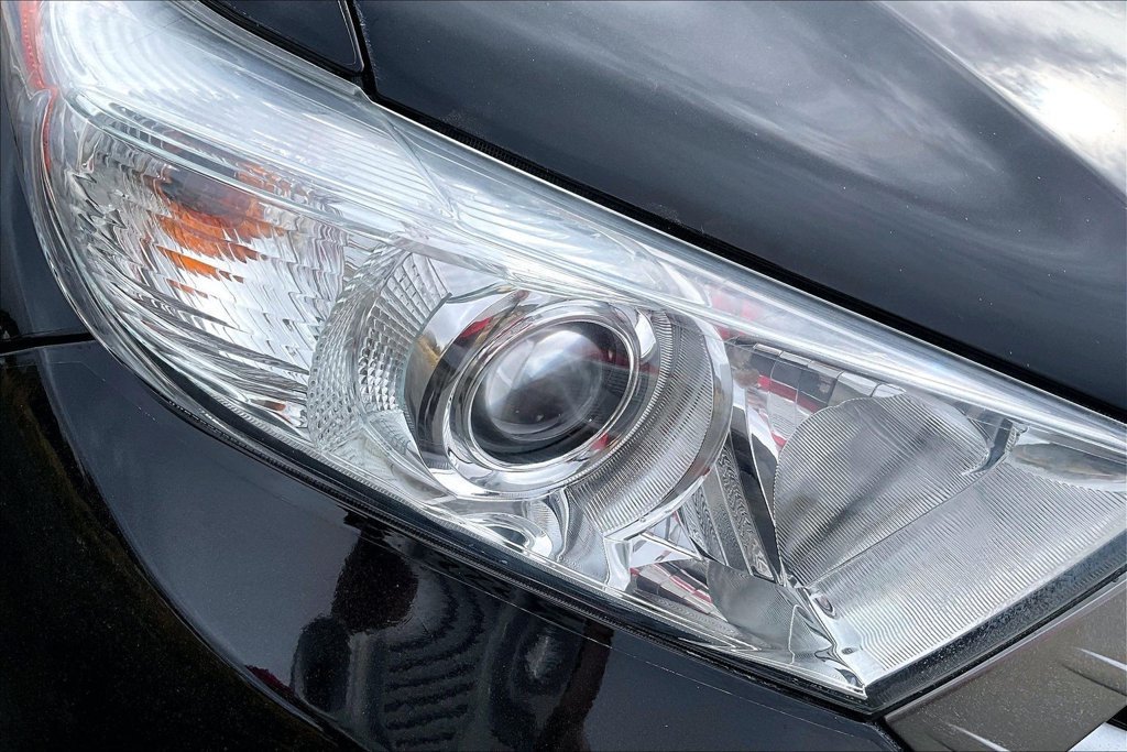 Used 2013 Toyota Highlander Limited AWD/4WD image 30