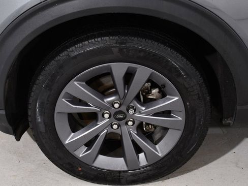 Used 2023 Ford Explorer XLT w/ Equipment Group 202A image 25