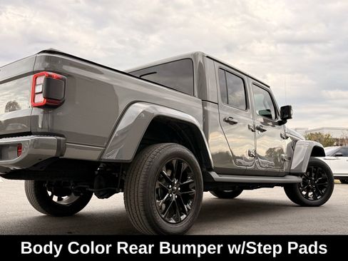 Used 2022 Jeep Gladiator Overland image 17