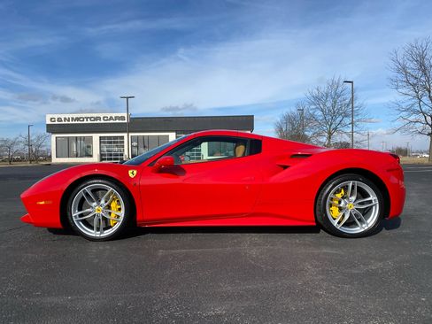 Used 2018 Ferrari 488 Spider image 16