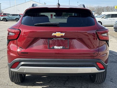 Used 2025 Chevrolet Trax LT w/ Driver Confidence Package image 7