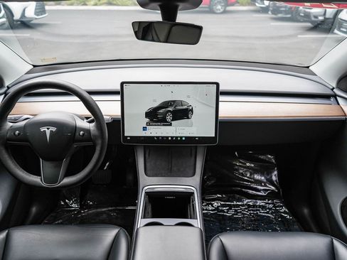 Used 2024 Tesla Model Y Long Range AWD/4WD image 12