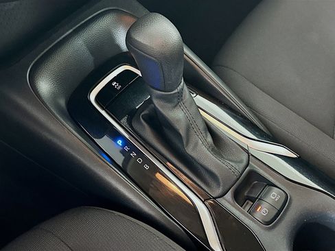 Used 2022 Toyota Corolla LE image 24