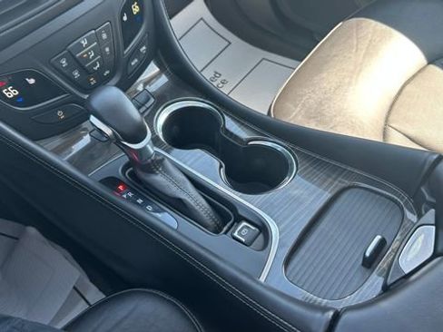 Used 2020 Buick Envision Essence AWD/4WD image 25