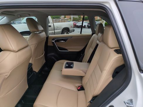 Used 2022 Toyota RAV4 XLE Premium AWD/4WD image 24