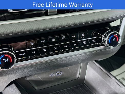 New 2026 Chevrolet Equinox LT w/ Convenience Package II AWD/4WD image 17