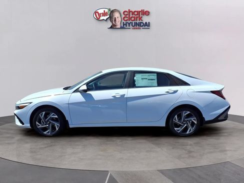 New 2026 Hyundai Elantra Limited FWD image 2