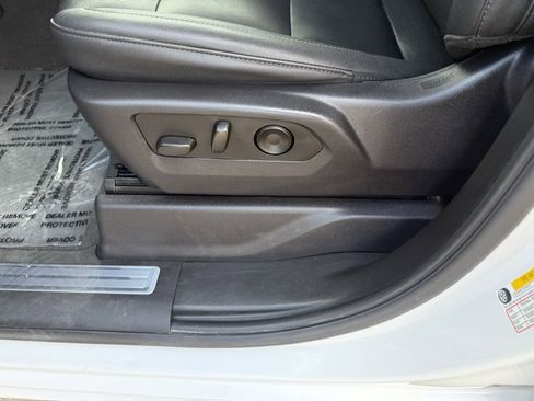 Used 2024 GMC Sierra 1500 SLT image 20