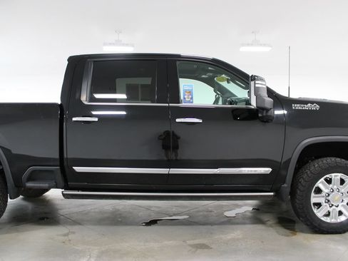 Used 2024 Chevrolet Silverado 2500 High Country w/ High Country Premium Package AWD/4WD image 13