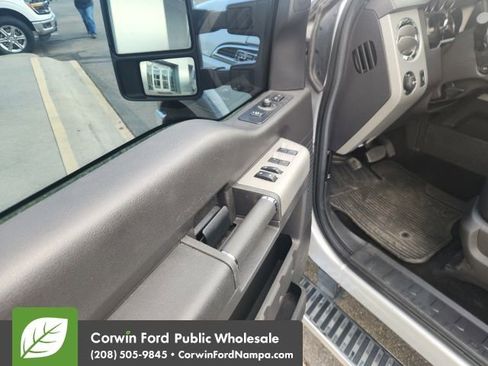 Used 2013 Ford F250 Lariat w/ Chrome Pkg image 9