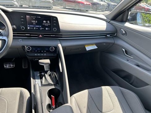 Used 2025 Hyundai Elantra Sport FWD image 16
