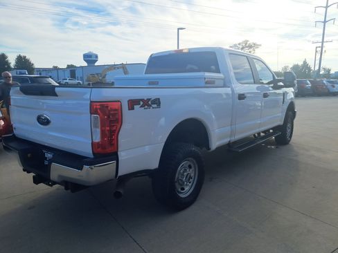 Used 2018 Ford F250 XL w/ Power Equipment Group AWD/4WD image 8