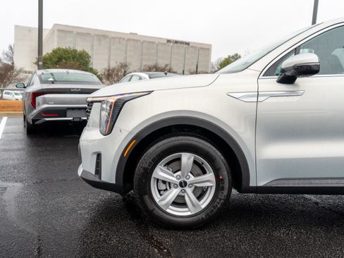New 2026 Kia Sorento LX image 3