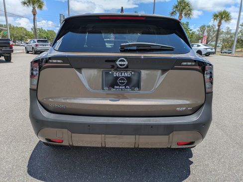 Certified 2025 Nissan Kicks SV FWD image 5