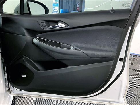 Used 2018 Chevrolet Cruze LT w/ Sun And Sound Package FWD image 19