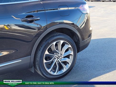 Used 2022 Lincoln Nautilus Reserve w/ Equipment Group 201A image 10