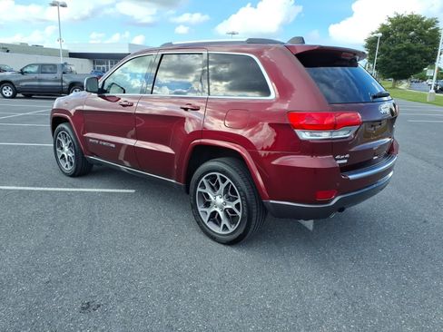 Used 2018 Jeep Grand Cherokee Limited AWD/4WD image 6