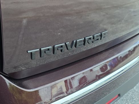 Used 2023 Chevrolet Traverse Premier image 10